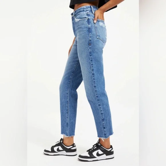 Good American Good Vintage Frayed Hem Jeans - Picture 10 of 13